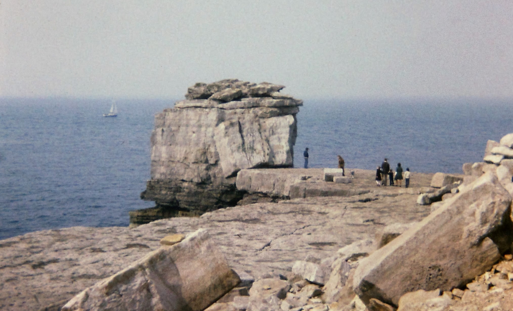 1976.04 Dorset. Isle of Portland. Pulpit Rock